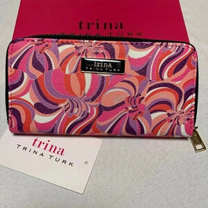 TRINA TURK Wallet, NWT. In original gift box.